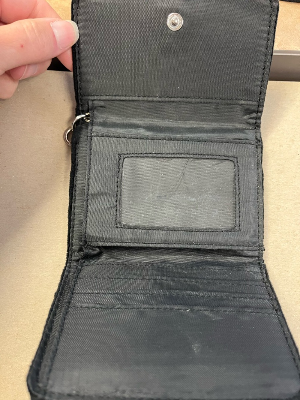 Claire’s Black Fuzzy Kitty Wallet - Picture 4 of 5